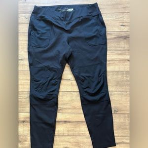 Black Carhart fitted legging